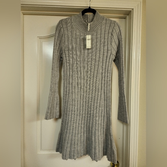 NWT Grey Anthropologie Ribbed Knit Sweater Dress Size Large Retail $138.00 🩶 - Picture 2 of 15